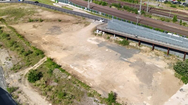 Opladener Bahnhofsquartier verzögert sich weiter: Leere Flächen statt begrünter Häuser