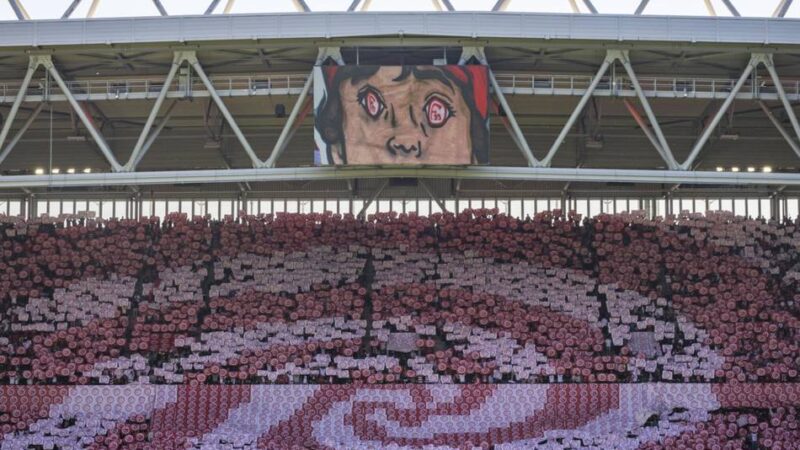 Zum 130. Geburtstag: So überragend war die Choreo der Fortuna-Fans beim Schalke-Spiel