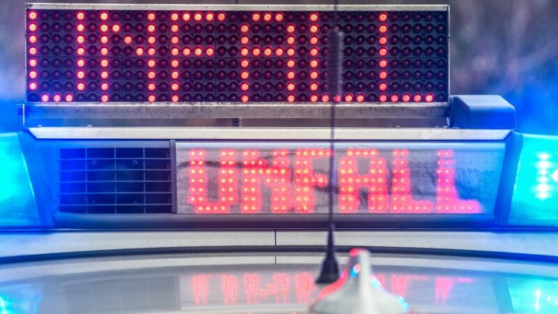 Vier Leichtverletzte: Auffahrunfall bei Stau auf der A61 bei Mönchengladbach