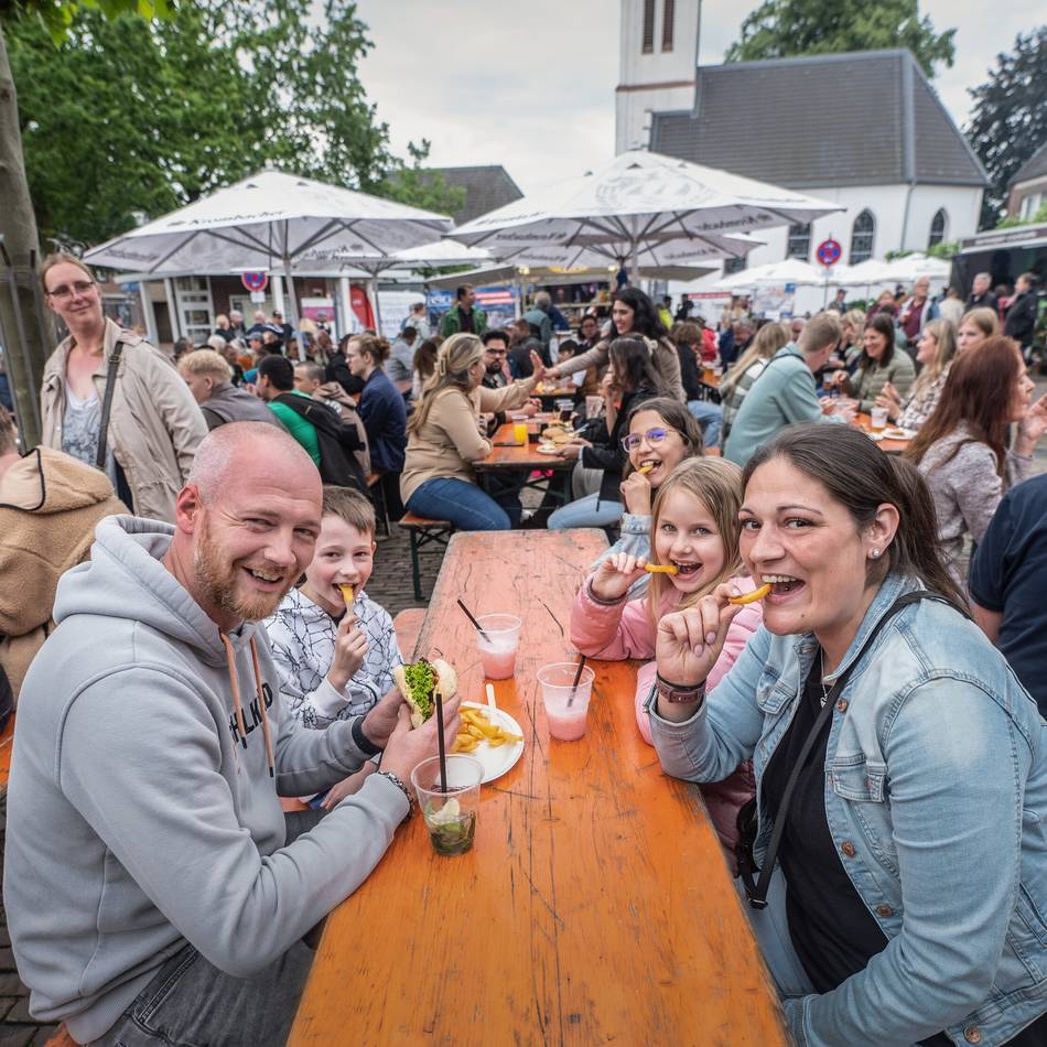 Zwischen Burger und Bands: Uedemer Streetfood-Festival wird zum Fünf-Tage-Event