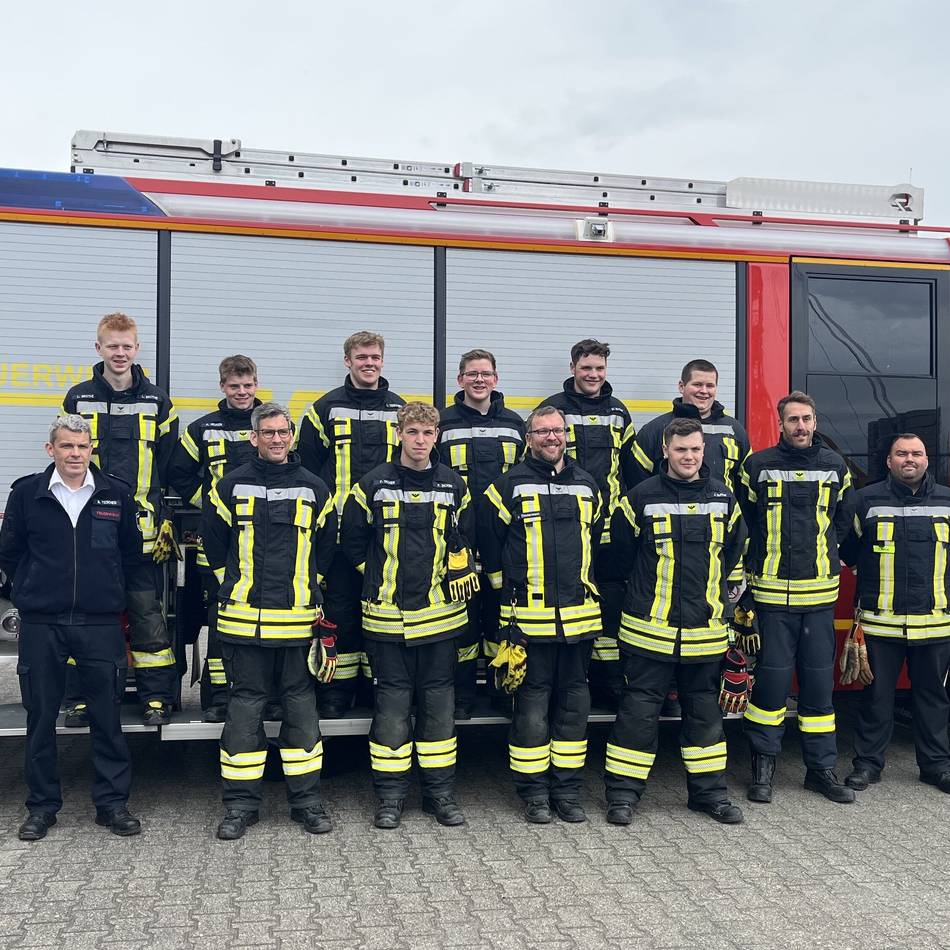 Feuerwehr Willich: Zwölf Teilnehmer bestehen den Truppmann-Lehrgang