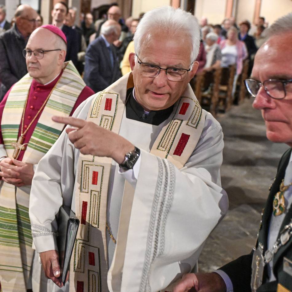Hoffnungsbekenntnisse statt Eucharistiefeier in Kempen: Amtseinführung von Propst Eicker als neuer Regionalvikar