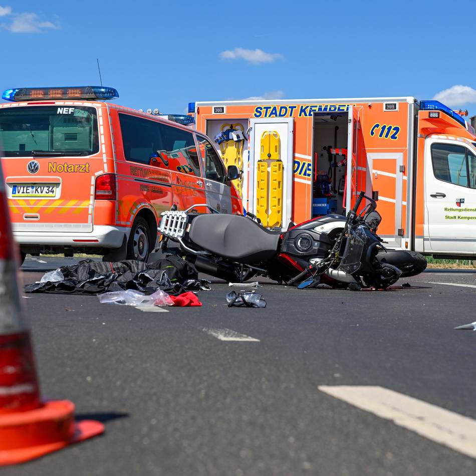 Unfall bei St. Tönis: Motorradfahrer wird schwer verletzt
