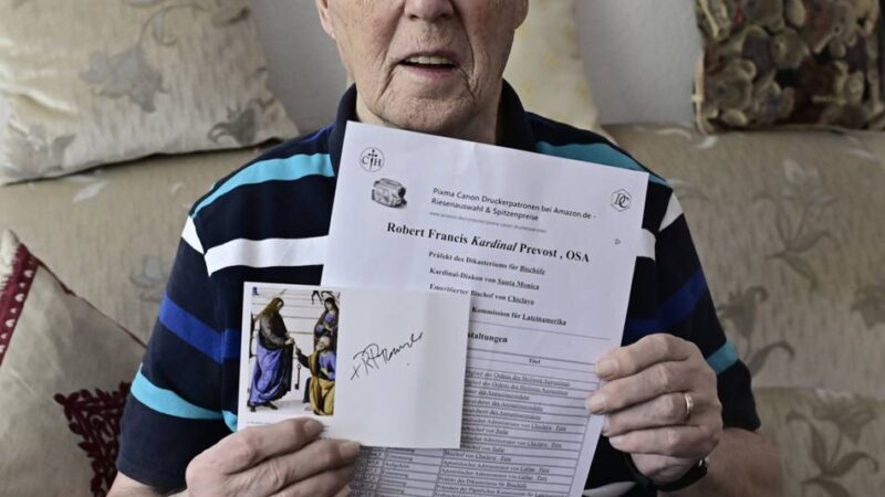 Autogrammjäger aus Neuss: Wie ein Neusser an das Autogramm von Papst Leo XIV. kam