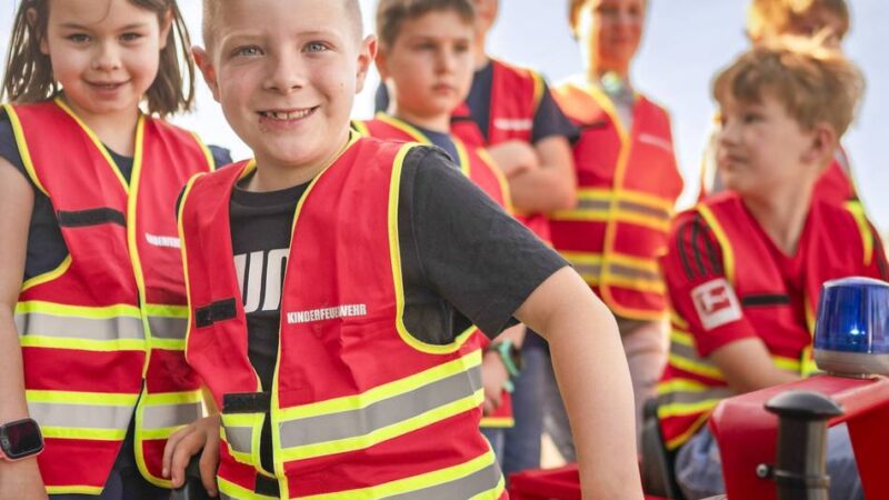 Nachwuchsförderung in Duisburg: In der Kinderfeuerwehr spielerisch Zusammenhalt erfahren