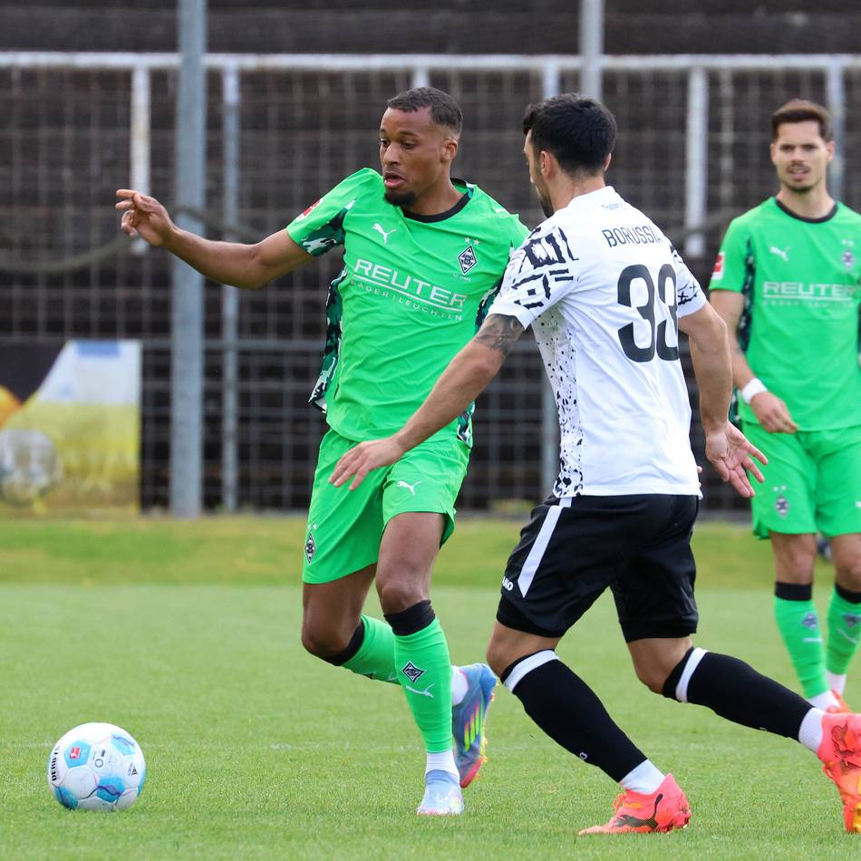 Borussia zu Gast in Neunkirchen: Virkus schaute auf einen gegnerischen Spieler ganz besonders
