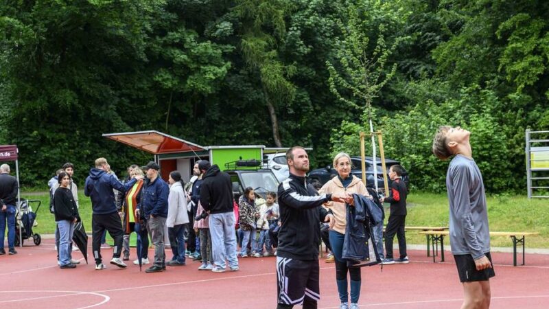 Siebte Auflage am Neusser Südpark: Familien-Olympiade begeistert Groß und Klein