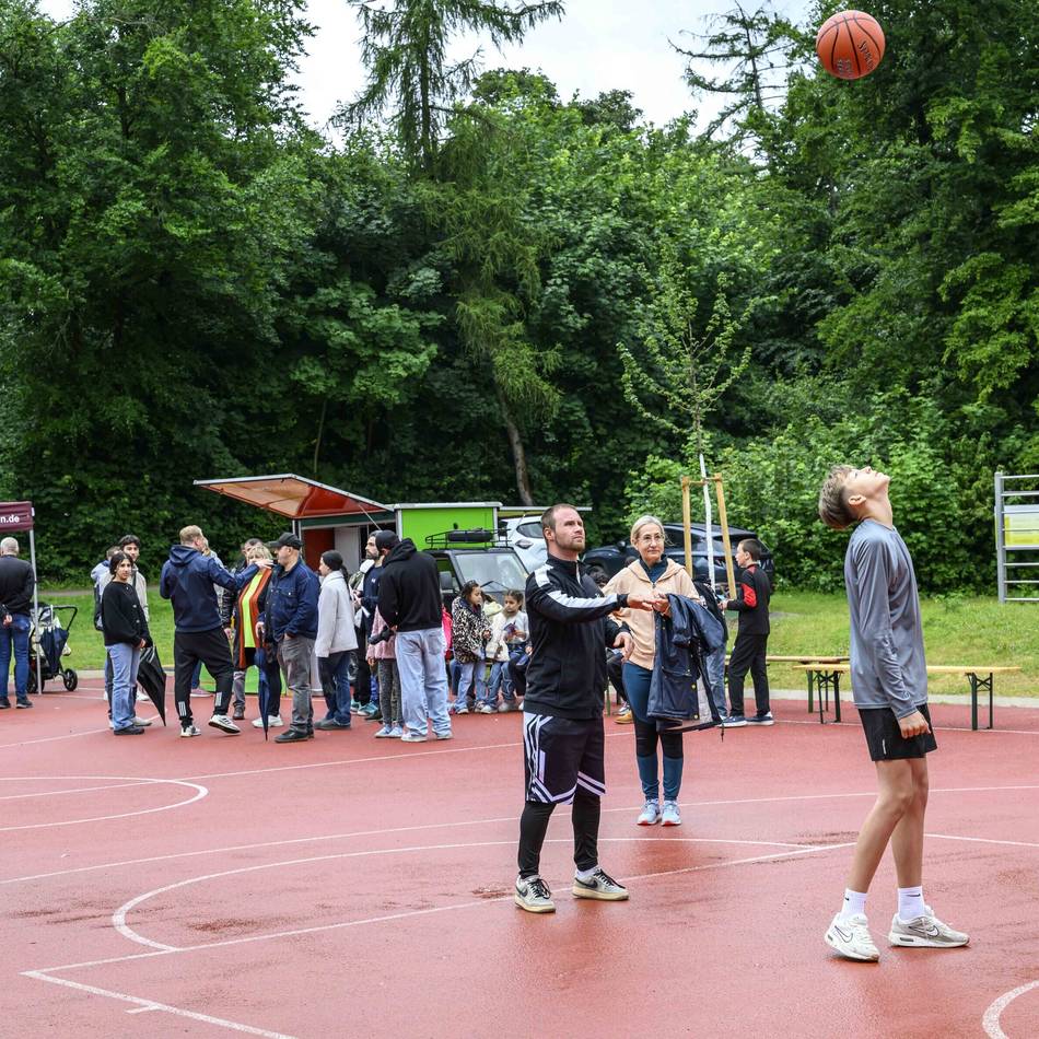 Siebte Auflage am Neusser Südpark: Familien-Olympiade begeistert Groß und Klein