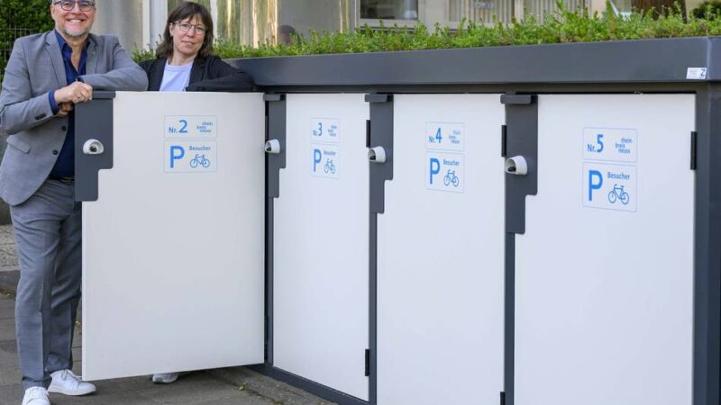 Nachhaltige Mobilität : Fünf neue Fahrradboxen in Grevenbroich