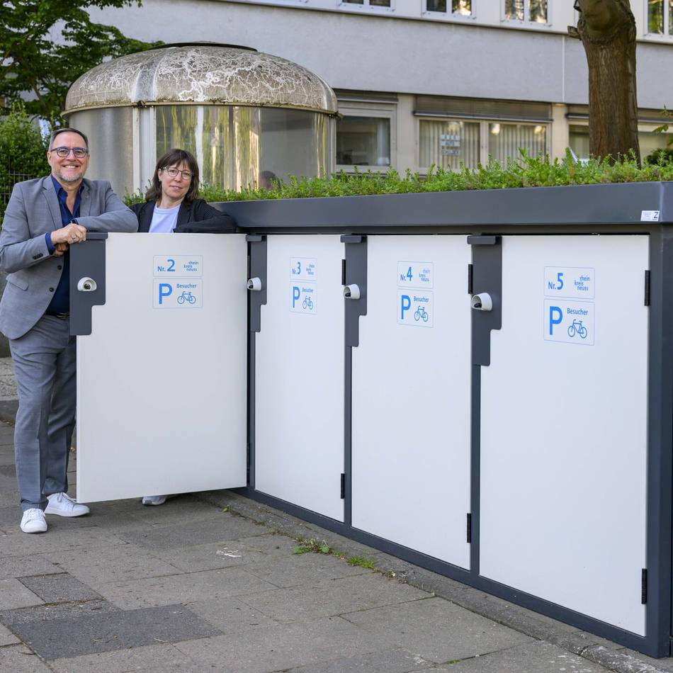 Nachhaltige Mobilität : Fünf neue Fahrradboxen in Grevenbroich