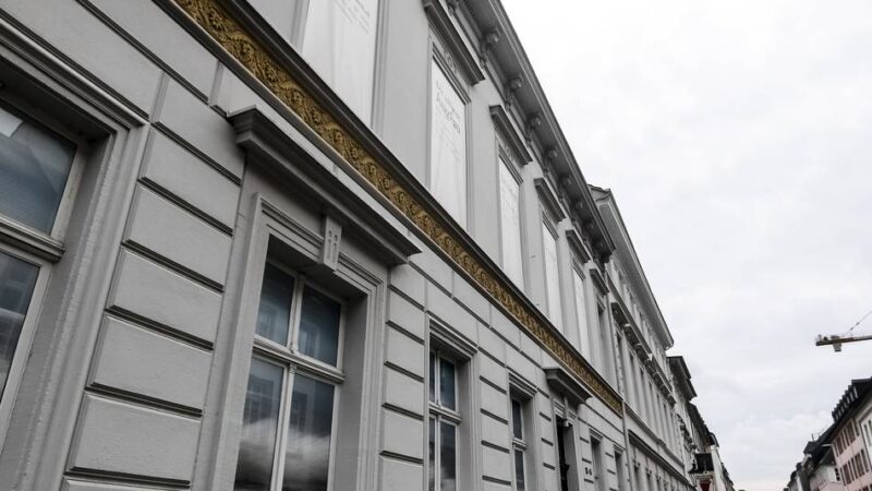Museum in Düsseldorf: Schwere Deckenschäden im Heinrich-Heine-Institut – Ausstellungsfläche geschlossen