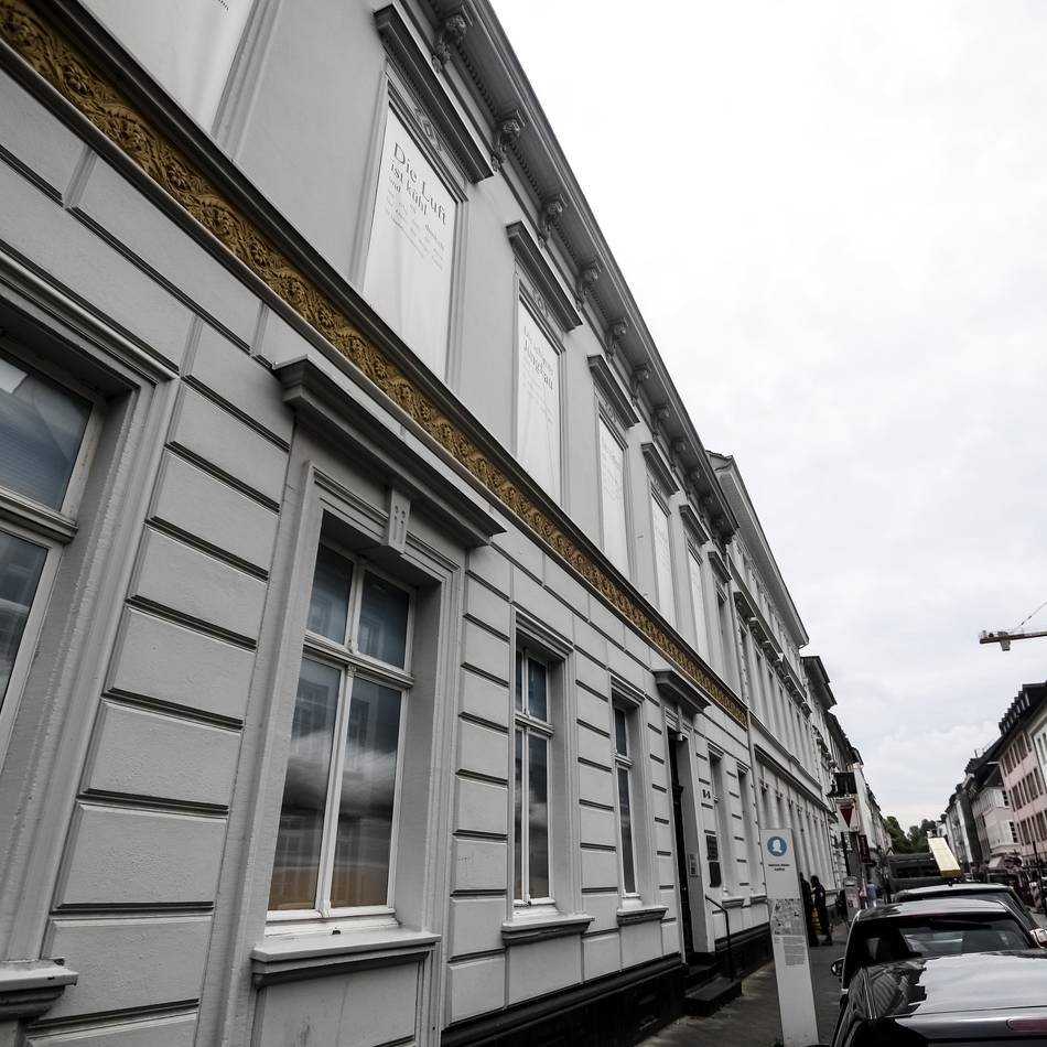 Museum in Düsseldorf: Schwere Deckenschäden im Heinrich-Heine-Institut – Ausstellungsfläche geschlossen