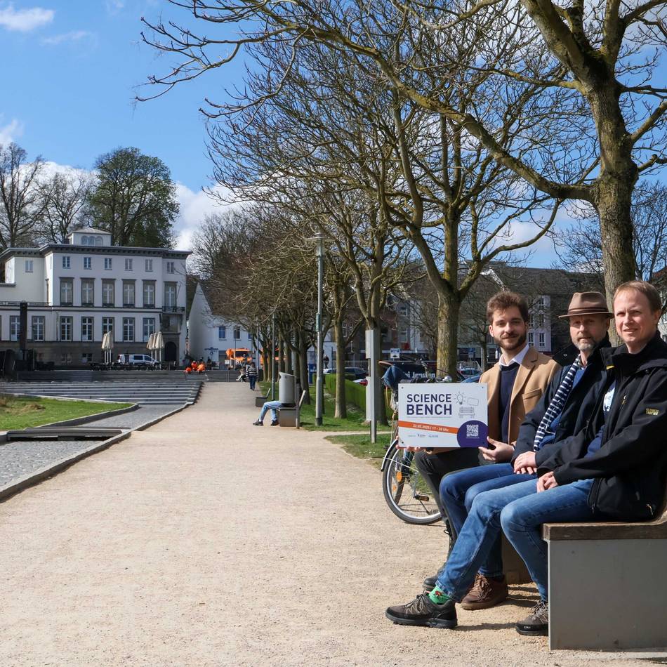 Aktion der Hochschule in Kleve: Wissenschaftler und Bürger diskutieren auf der Parkbank