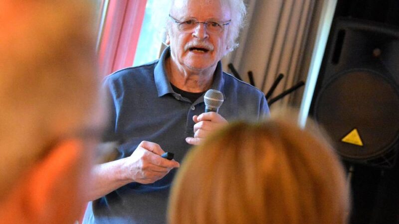 Politologe hält Vortrag in Kaarst: „Ich will Mut für die Demokratie machen“