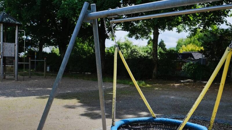 Kletterkäfig abgebaut: SPD fordert Ersatzspielgerät für Spielplatz Straßburger Straße