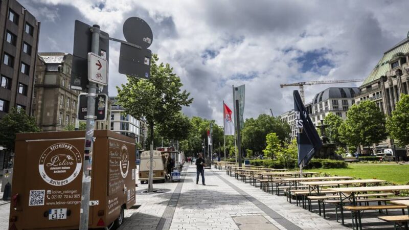„Das darf auf keinen Fall dauerhaften Charakter haben“: Streit um autofreien Corneliusplatz – was tun mit den Parkplätzen?