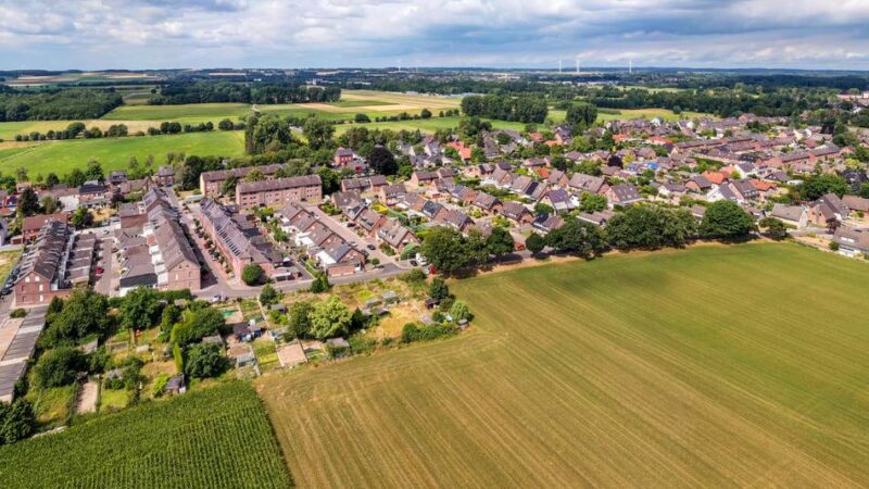Bauen in Oedt: Grefrath bietet Baugrundstücke für Doppelhaushälften an