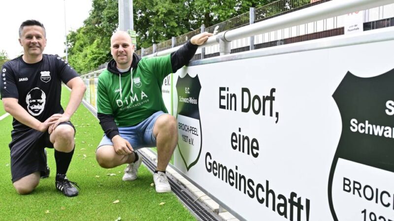 Stadt und Verein feiern Einweihung: Der SC Broich-Peel hat offiziell einen eigenen Kunstrasenplatz