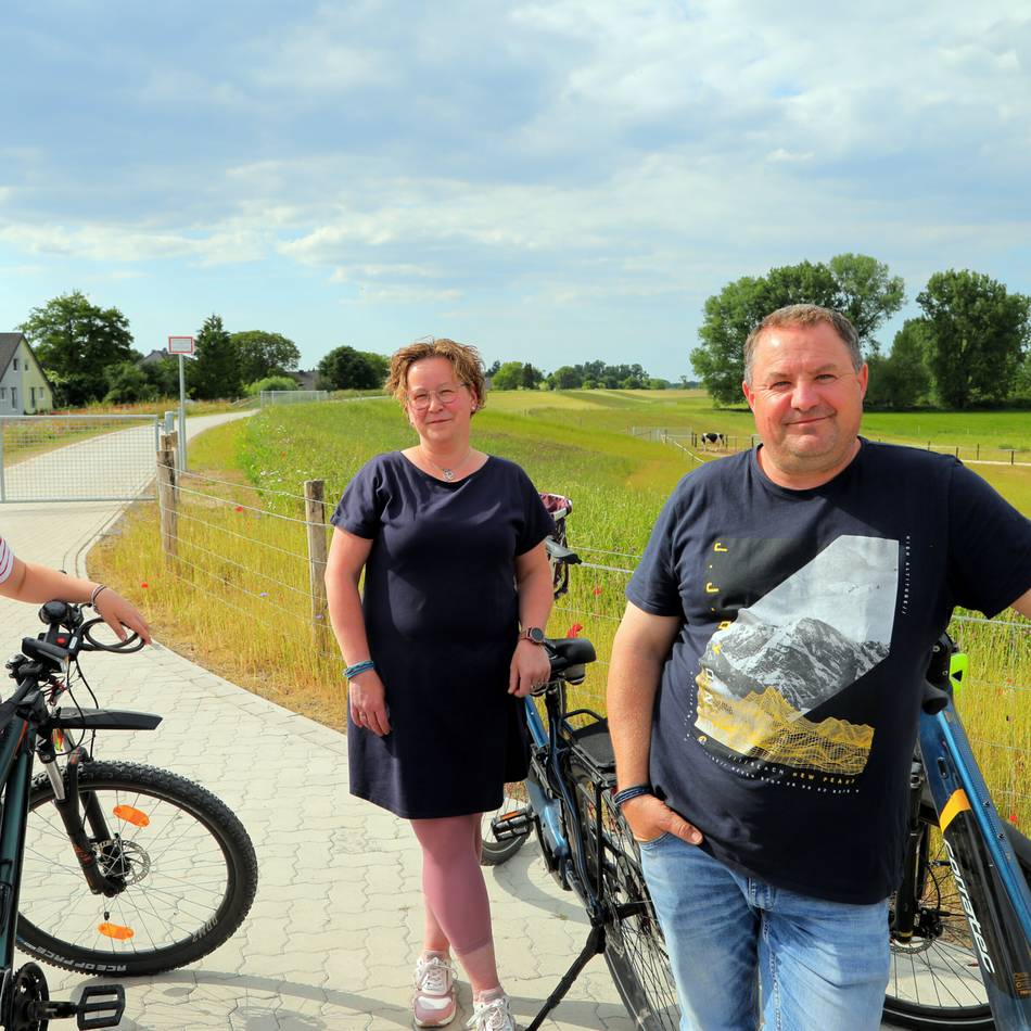 Nutzung als Rad- und Fußgängerweg: Lüttinger sammeln Unterschriften für Öffnung des Deichwegs