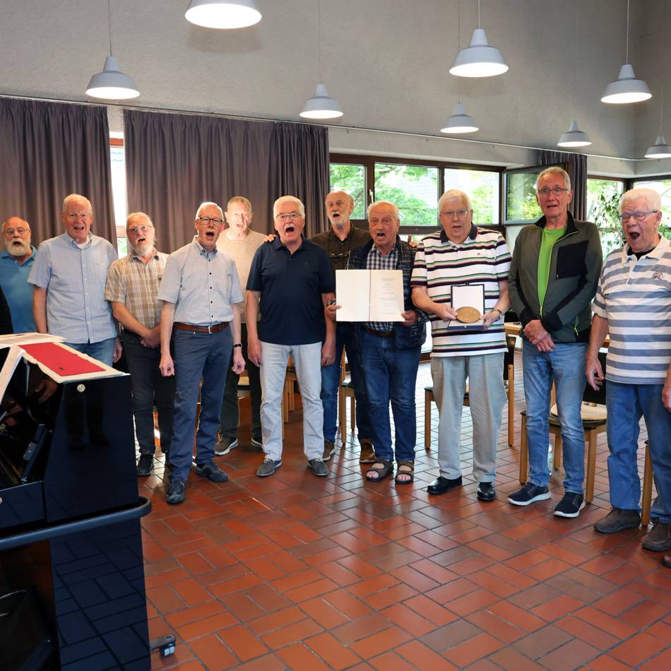 Männergesangverein von 1923 in Korschenbroich: Urkunde vom Bundespräsidenten für Chorarbeit seit 100 Jahren