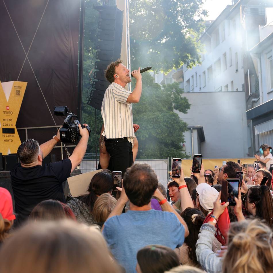 Popsänger Joris zu Gast in Mönchengladbach: Minto feiert Jubiläum mit Freiluft-Konzert auf Sonnenhausplatz