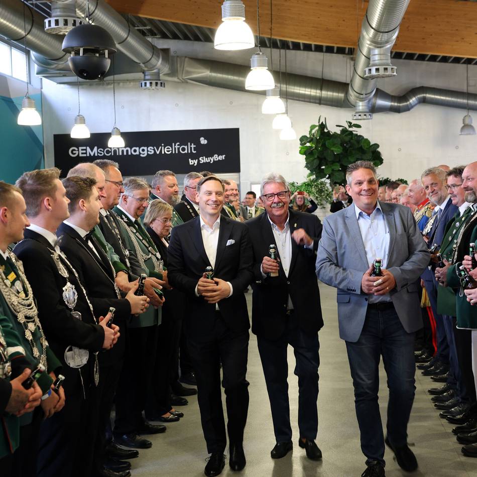 Königsehrenabend in Mönchengladbach: Krawatten-Komplikationen und ein übergangener Dirigent beim Königsehrenabend