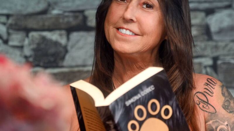Willicherin schreibt Buch: Ein Leben aus Hundesicht