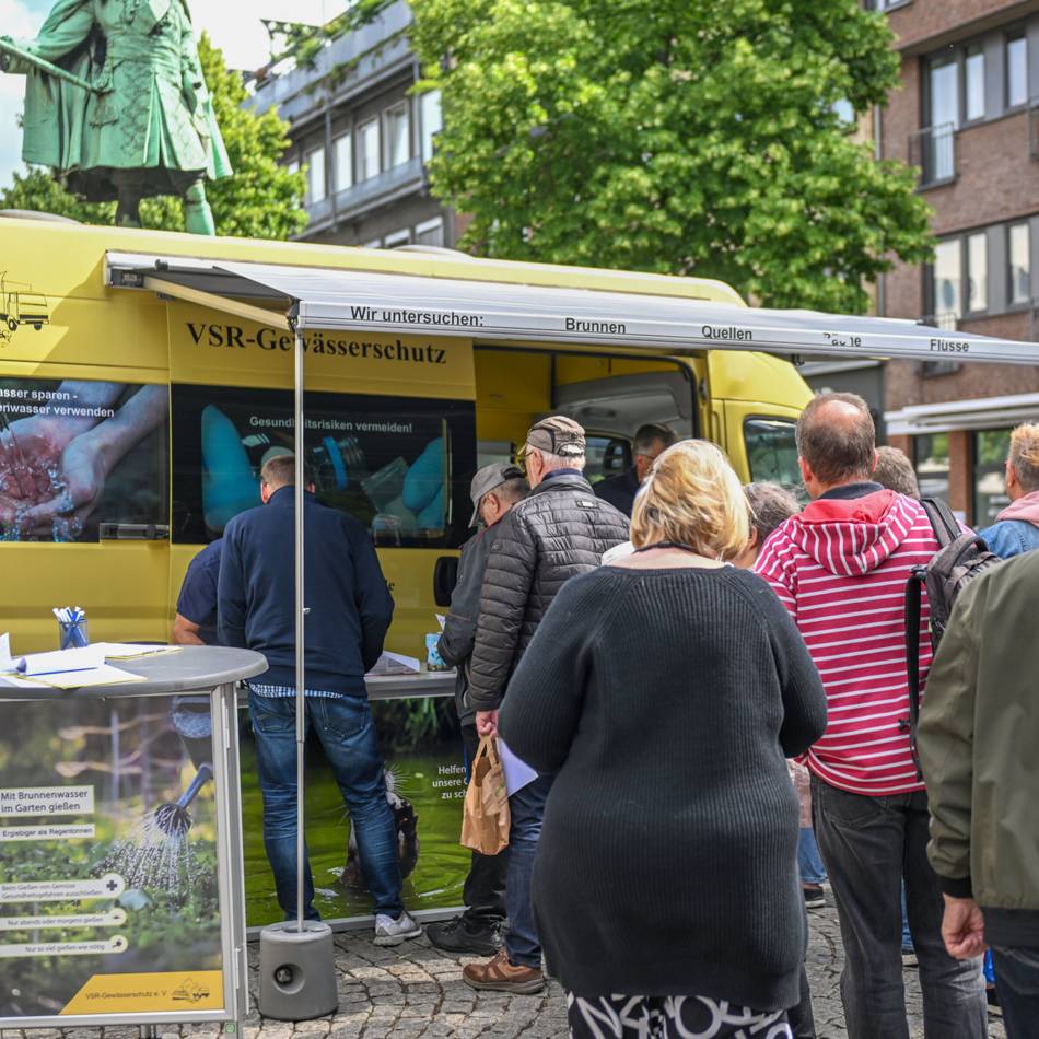 Verein analysiert Proben in Moers: Brunnenwasser für Tiere und zum Planschen geeignet?