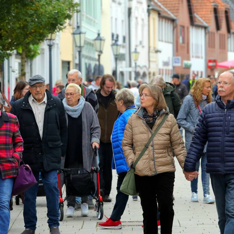 Sondersitzung des Rheinberger Rates: Verkaufsoffener Sonntag erhitzt die Gemüter