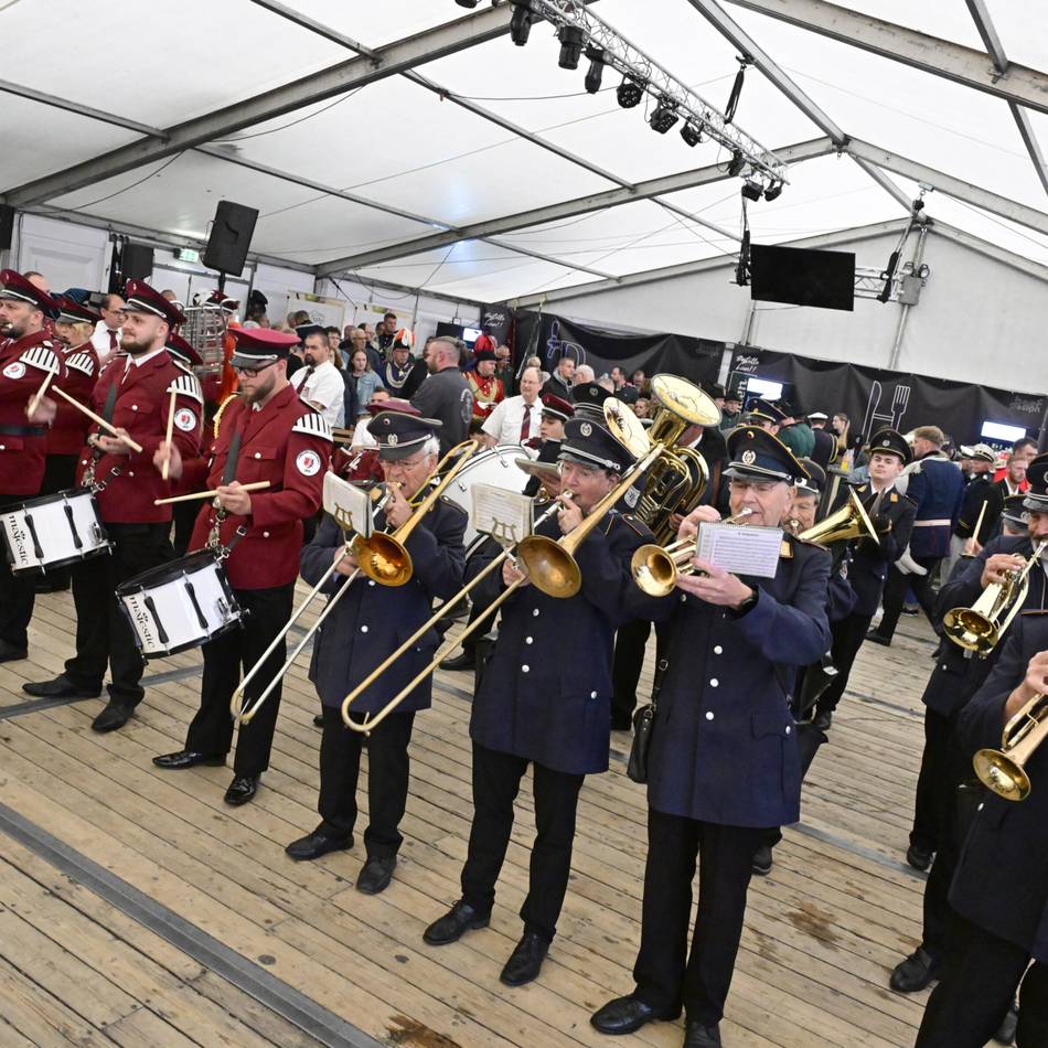 Brauchtum in Mönchengladbach: Schützen sagen große Parade im Westend ab – der Regen!