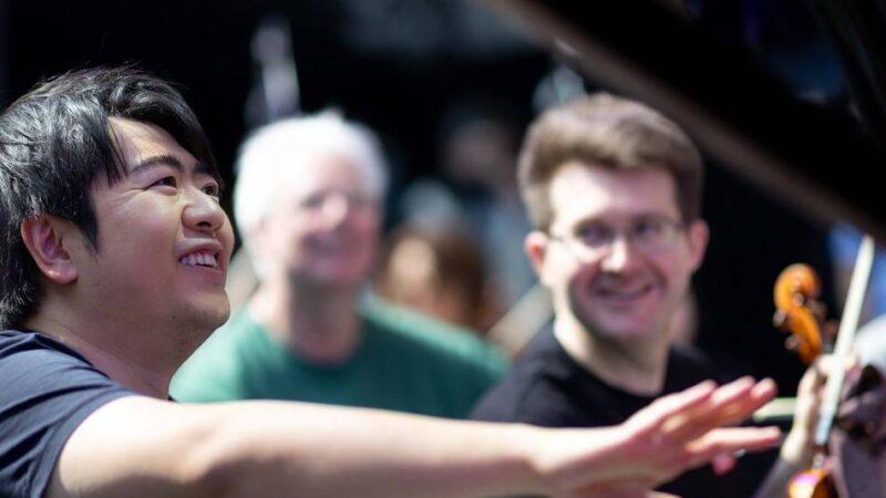 Interview zur China-Tournee der Düsseldorfer Symphoniker: Mit Lang Lang kann man Spaß haben