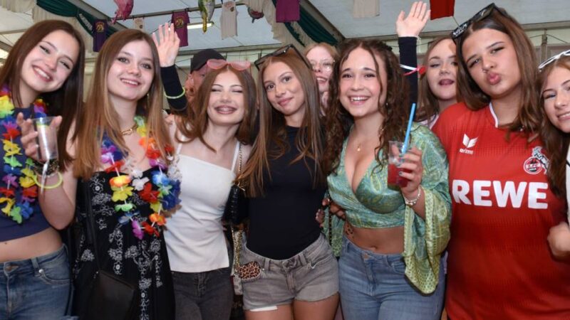 Feierlichkeiten in Dormagen-Rheinfeld: Besucherrekord und Vorstands-Überraschung bei Heimatfest