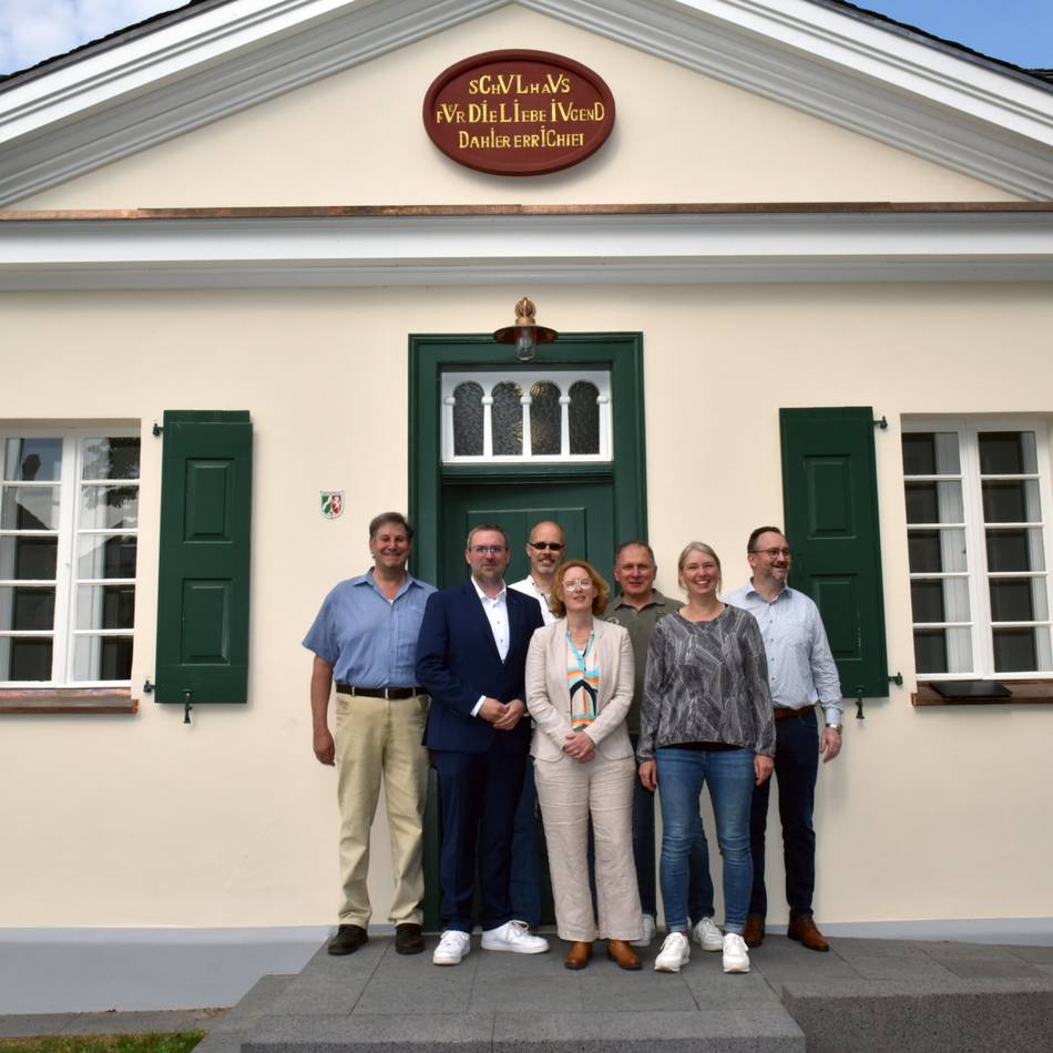 Zum Jubiläum: Die Alte Schule Delhoven ist frisch renoviert