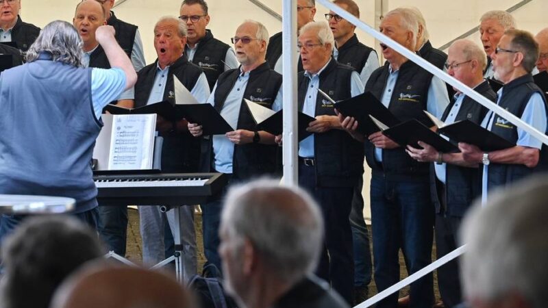Chormusik in Radevormwald: Pfingstsingen des MGV Hahnenberg mit kleiner Änderung