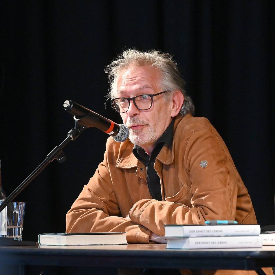 Literaturpreisträger in Krefeld: „Ich kann nur über Männer schreiben“ – Ulrich Peltzer stellt neuen Roman vor