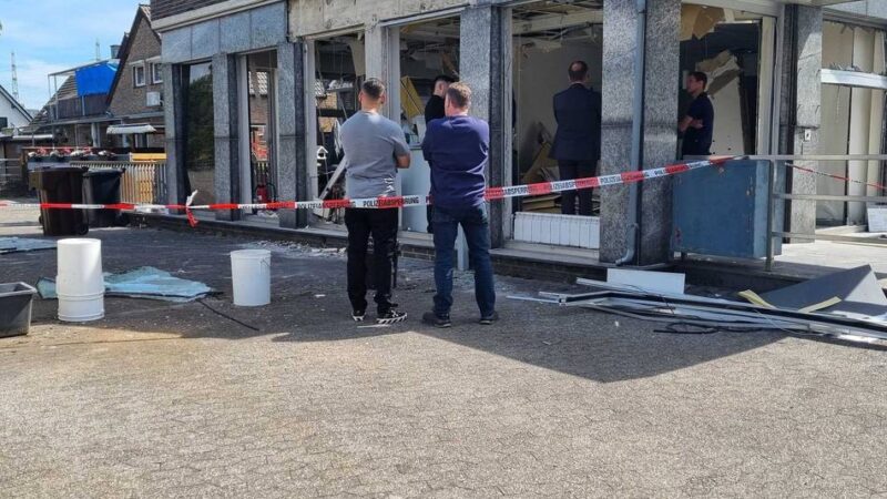 Explosion in Dormagen: Automatensprenger hinterlassen ein Bild der Verwüstung in Delrath
