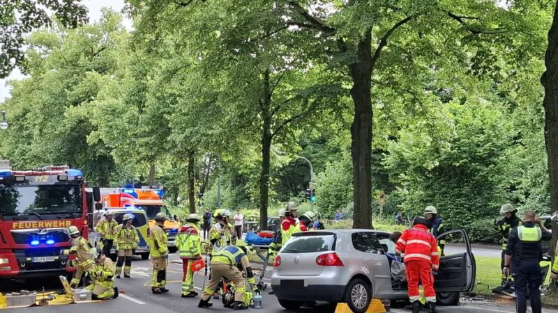 Straßensperrung in Krefeld: Preußenring nach schwerem Unfall gesperrt