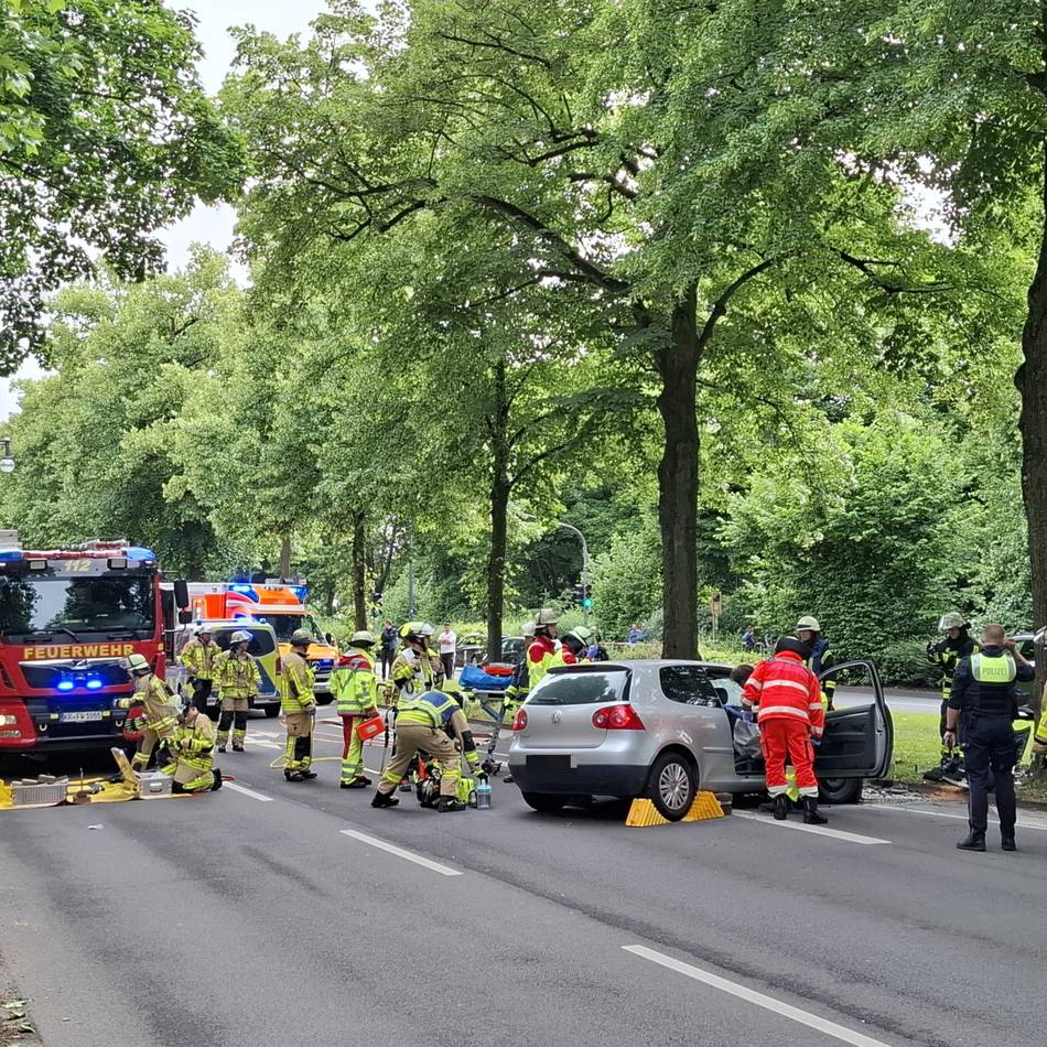 Straßensperrung in Krefeld: Preußenring nach schwerem Unfall gesperrt