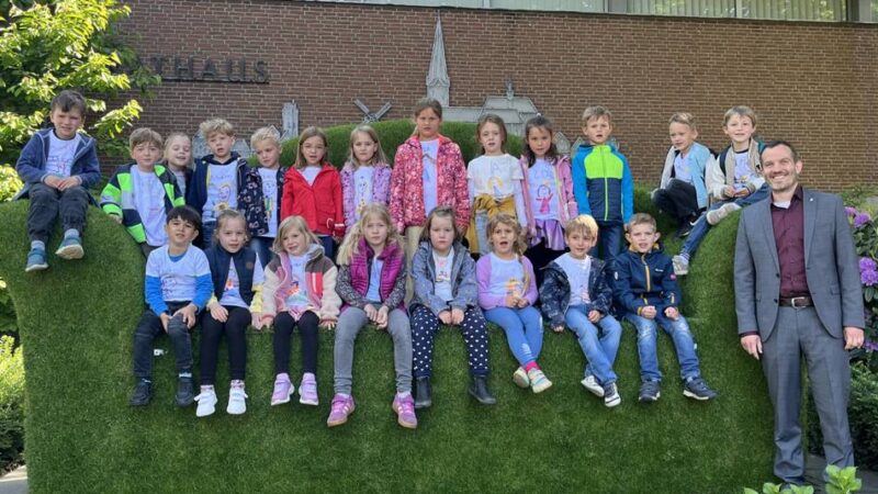 „Halli-Galli-Wochen“ in Straelen: Vorschulkinder zu Besuch im Straelener Rathaus