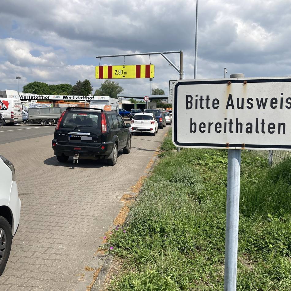 Kontrollen werden verschärft: Wie der ASG Staus am Wertstoffhof verhindern will