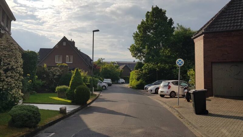 Meerbuscher Ordnungsamt hat nachgemessen: Wenn die Straße plötzlich zu schmal zum Parken ist