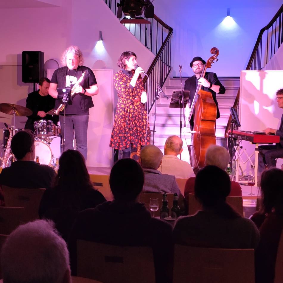 Premieren-Konzert in Hückeswagen: Konzert „La vie en rose“ begeistert Publikum im Kultur-Haus Zach