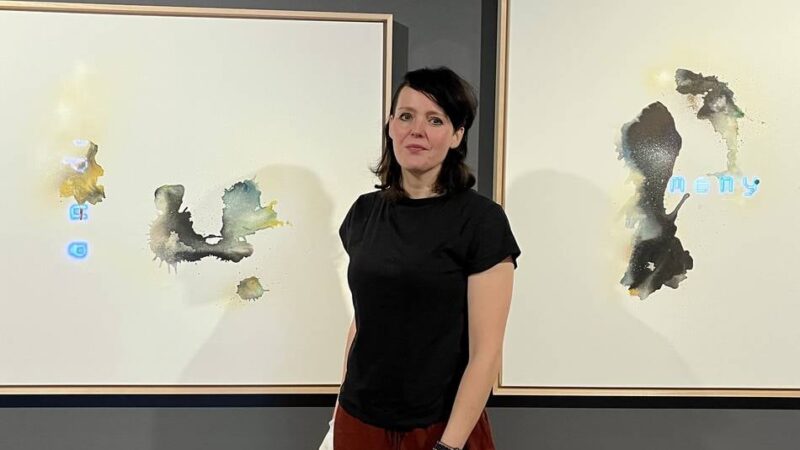 Neue Ausstellung im Gocher Museum: Mit KI eine individuelle Kunstsprache entwickelt