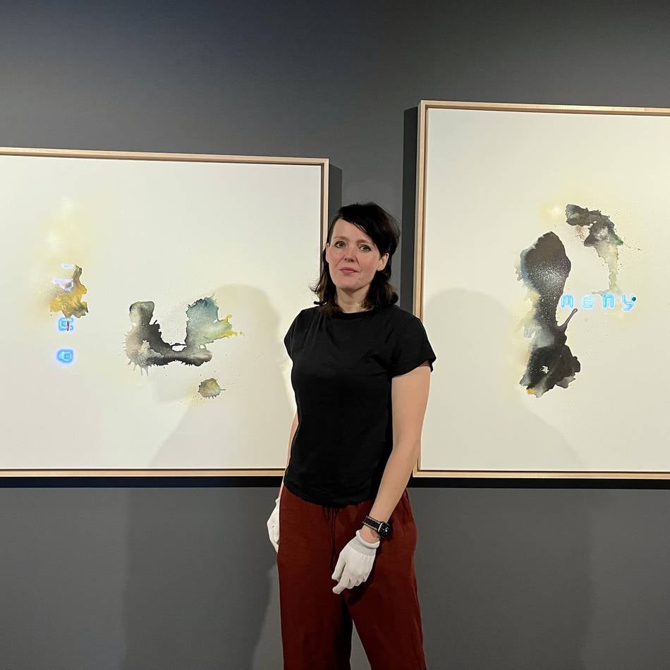 Neue Ausstellung im Gocher Museum: Mit KI eine individuelle Kunstsprache entwickelt