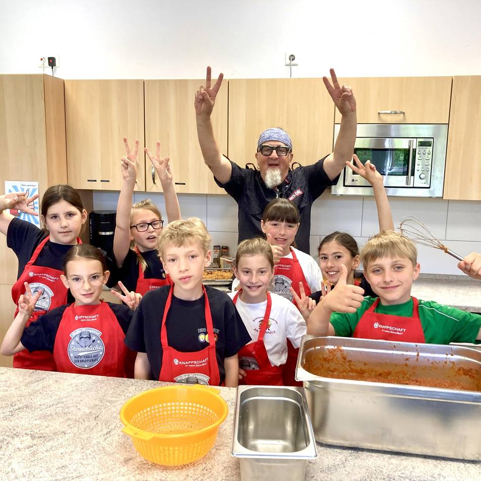 TV-Koch zu Gast in Wesel: Sternekoch Marquard kocht mit Schülern – und warnt vor schwierigen Zeiten für die Gastronomie