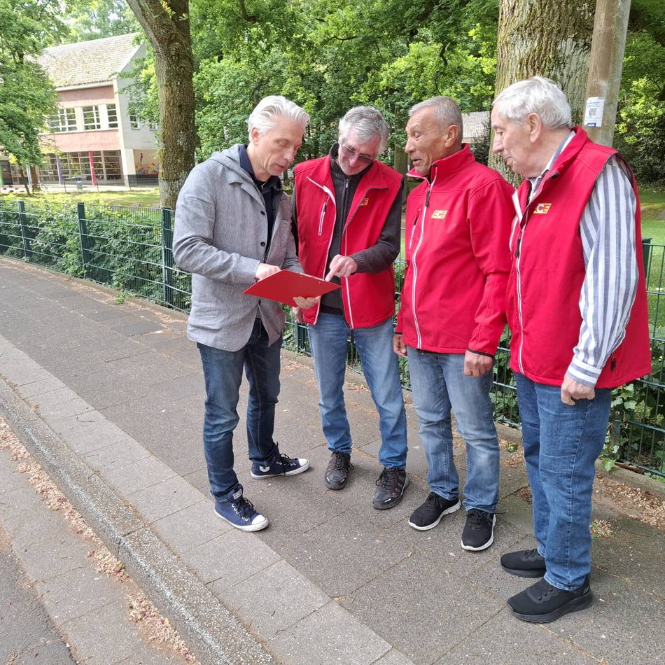 Waldschule in Moers: ACE überprüft Bringverkehr – so viele Elterntaxis wurden gezählt