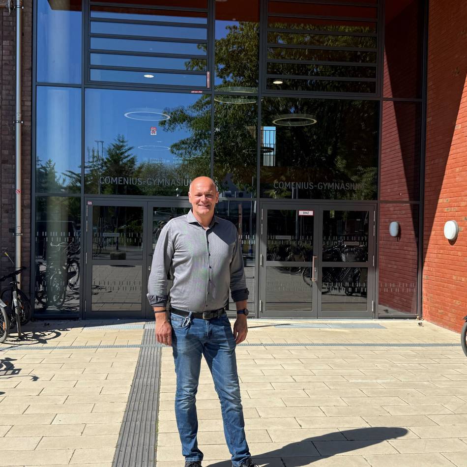Comenius-Gymnasium: Düsseldorfer Schule verbietet Handys komplett