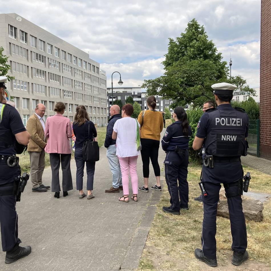 Schüsse auf Flüchtenden: Prozess gegen Polizisten in Düsseldorf – Richter ordnet Tatortbegehung an