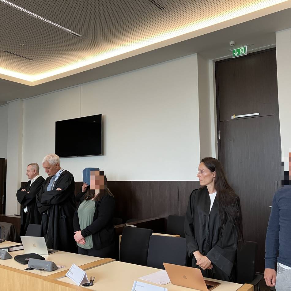 Zwangsprostitution, Menschenhandel, Vergewaltigung: Eines der Opfer war erst 15 – Zuhälter und Komplizen in Düsseldorf vor Gericht