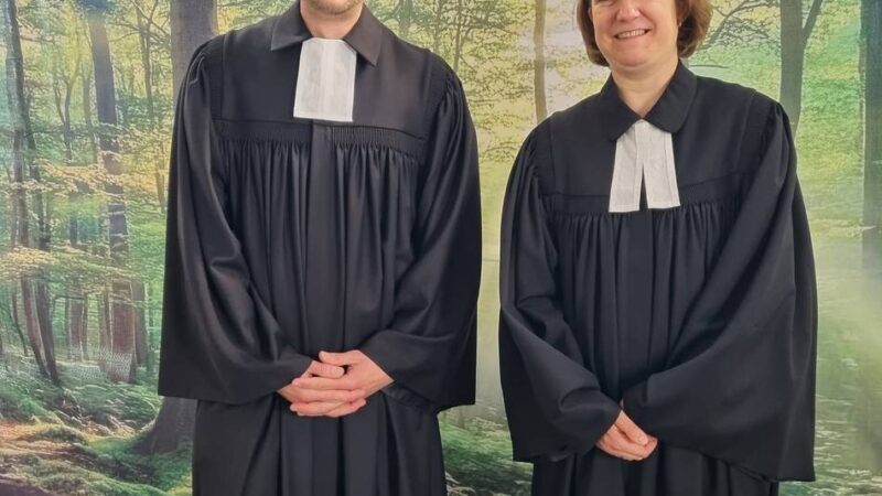 Gebet trifft KI und Theater in Ozenrath: 24-Stunden-Gebet mit Credo-Bot und Whisky